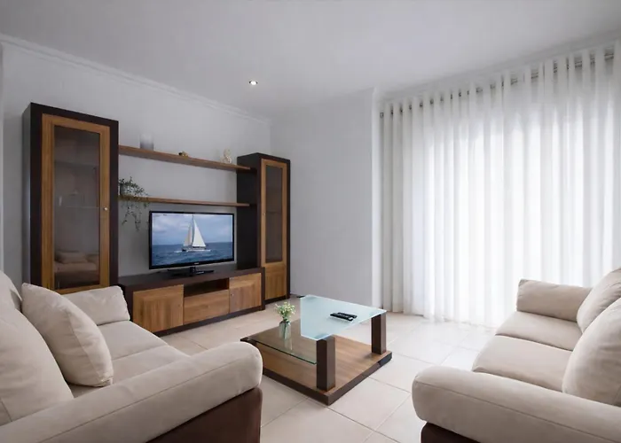 Alameda Apartment *